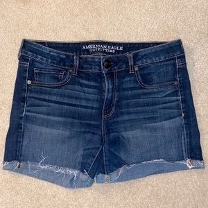 American Eagle Midi Shorts in a Size 12